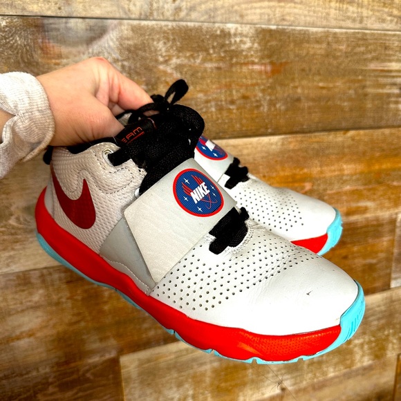 Nike Hustle sneakers - Picture 1 of 1